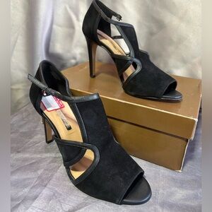 Audrey Brooke Modena AB Heals Black Cut Out Leather Heal Women's 9 1/2